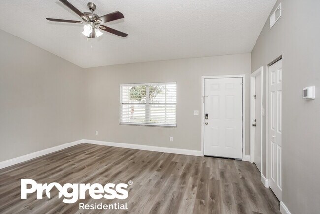 Building Photo - 14007 Ridgedale Way