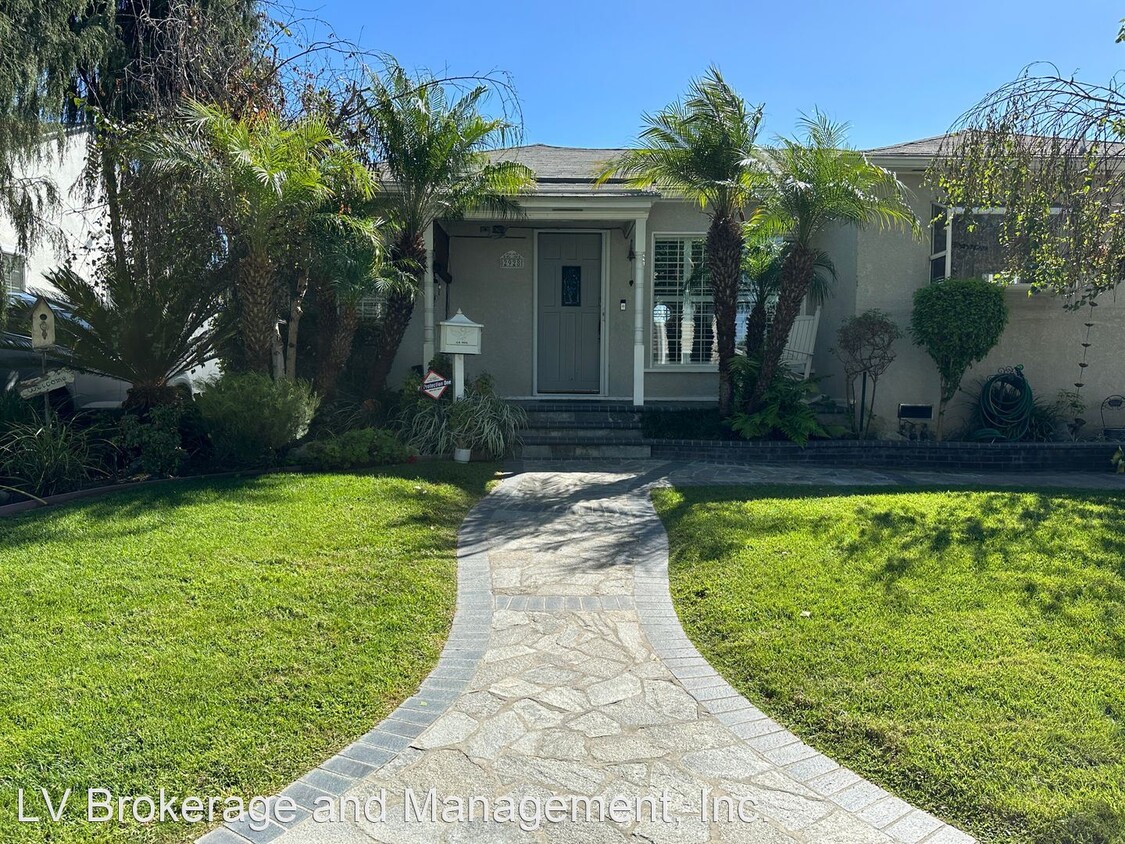 Foto principal - 3 br, 2 bath House - 2928 Dashwood
