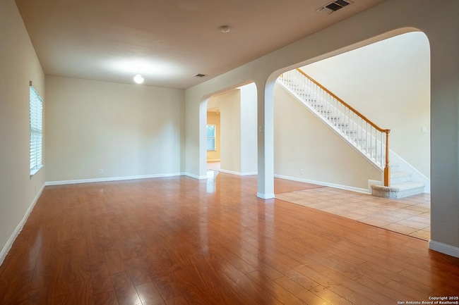 Foto del edificio - 9207 Larsons Ln