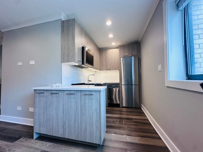 Foto del edificio - 541 W Oakdale Ave