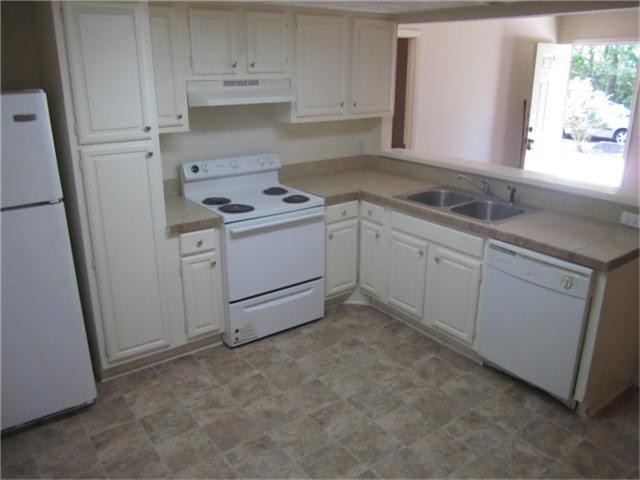 Building Photo - 701 Foster Dr