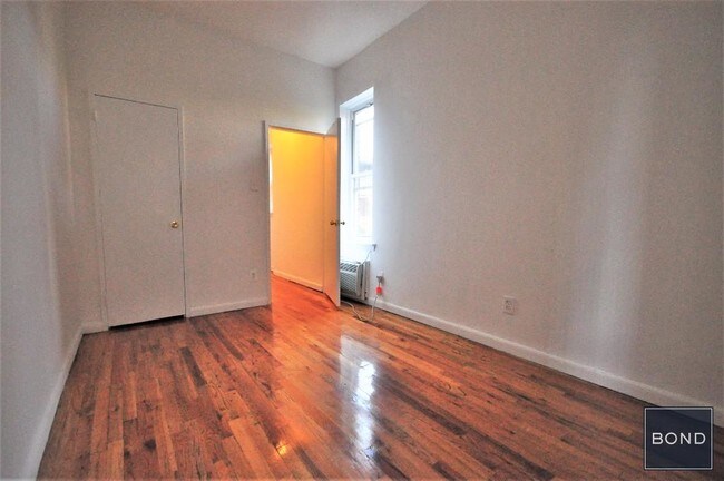 Foto del edificio - 346 E 87th St