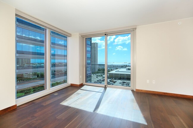 Building Photo - Luxurious Living - One Ala Moana 1210