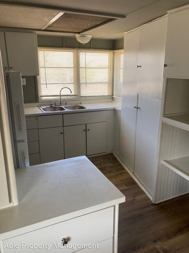 Building Photo - 2 br, 1 bath House - 4735 E Road