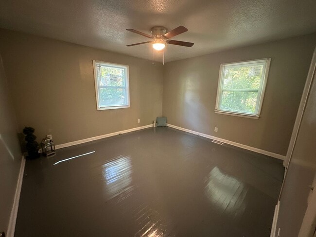 Building Photo - COMING SOON!  2 Bedroom house with LARGE yard!