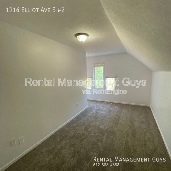 Foto del edificio - 1916 Elliot Ave