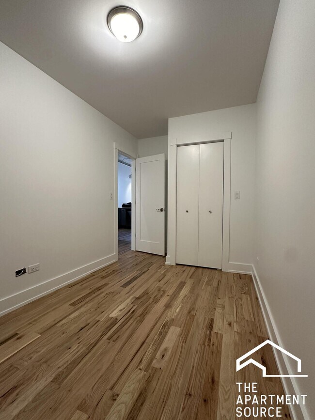Building Photo - 2241 W 21st St