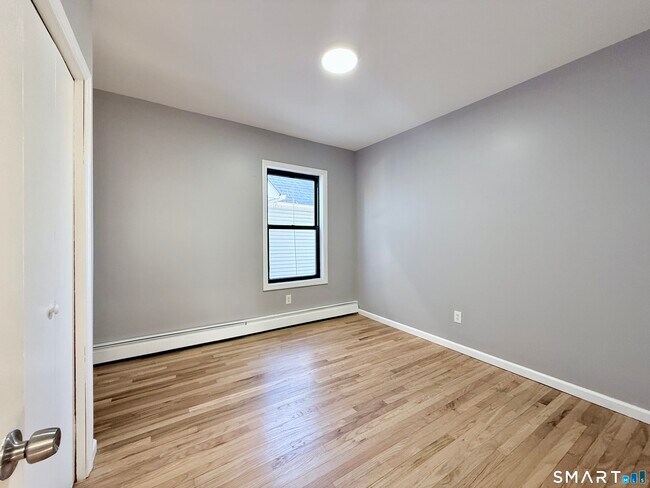 Building Photo - 175 Denver Ave