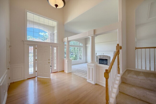 Building Photo - 3Bd/2.75Ba Redmond Home