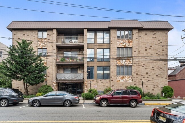 Building Photo - 314 Palisade Ave
