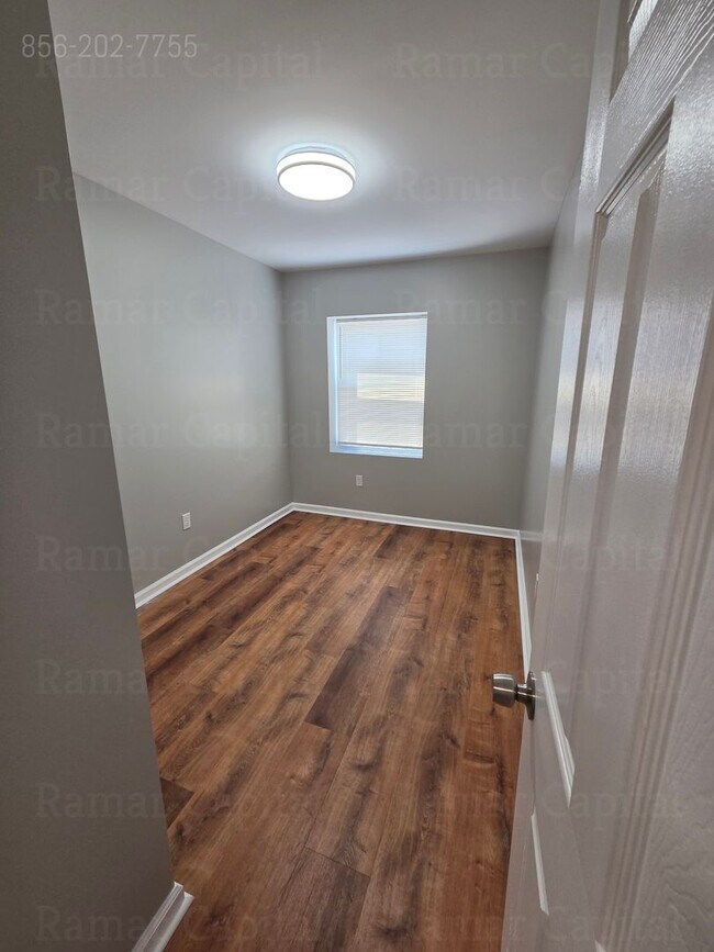 Foto del edificio - Charming 3-Bedroom Home with Spacious Gated Yard