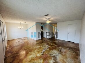 Building Photo - 48 Colonial Dr