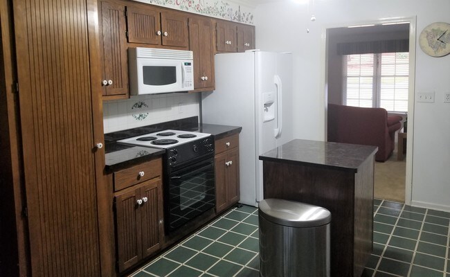 Foto del edificio - 1220 Wood Valley Rd
