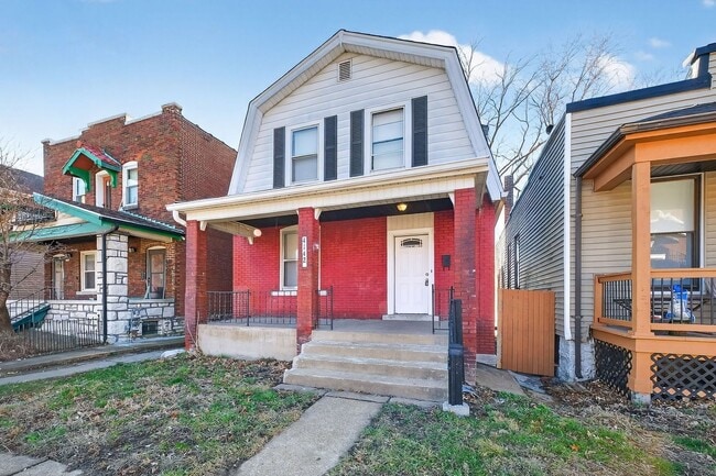 Building Photo - SECTION 8 WELCOME – 3BR Home with Covered Front Porch | $1,700