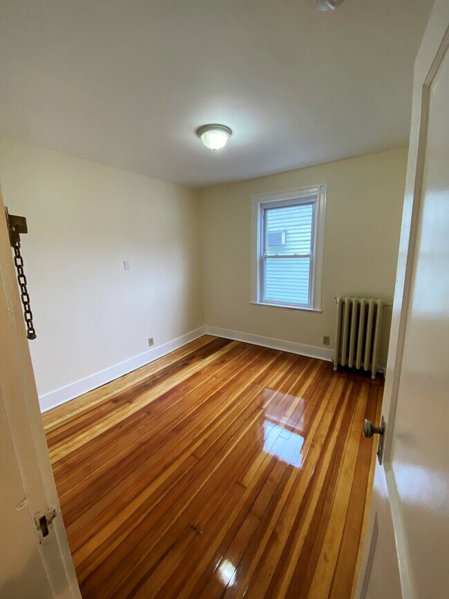 Foto del edificio - 50 Brainerd Rd