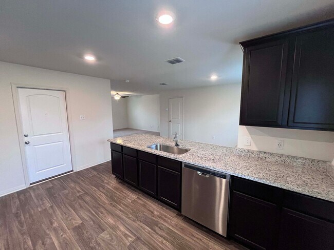 Foto del edificio - Make this your next home!  Near JBSA Lackl...