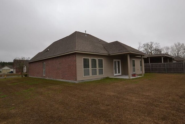 Building Photo - 20102 Leandor Isle Avenue