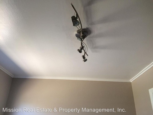 Foto del edificio - 2 br, 1 bath House - 2706 W Longview Dr