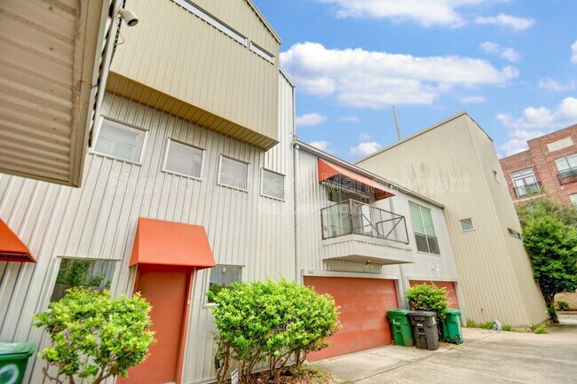 Foto del edificio - 822 Ruthven St