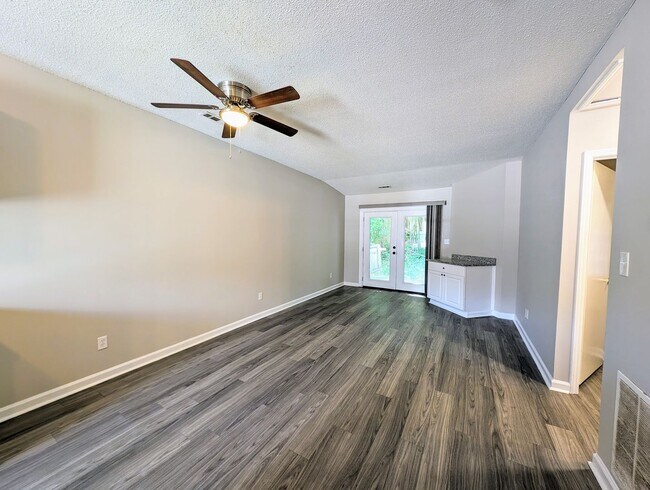 Foto del edificio - 1917 Tischer Rd