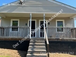 Foto principal - 883 W 12th St