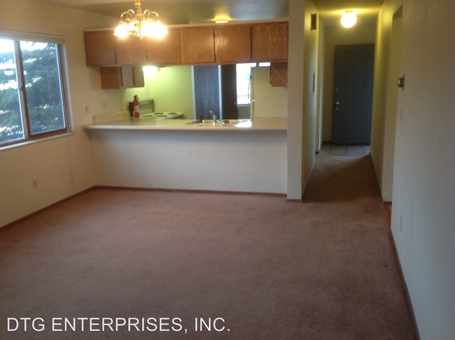 Building Photo - 2210 Split Rock Dr