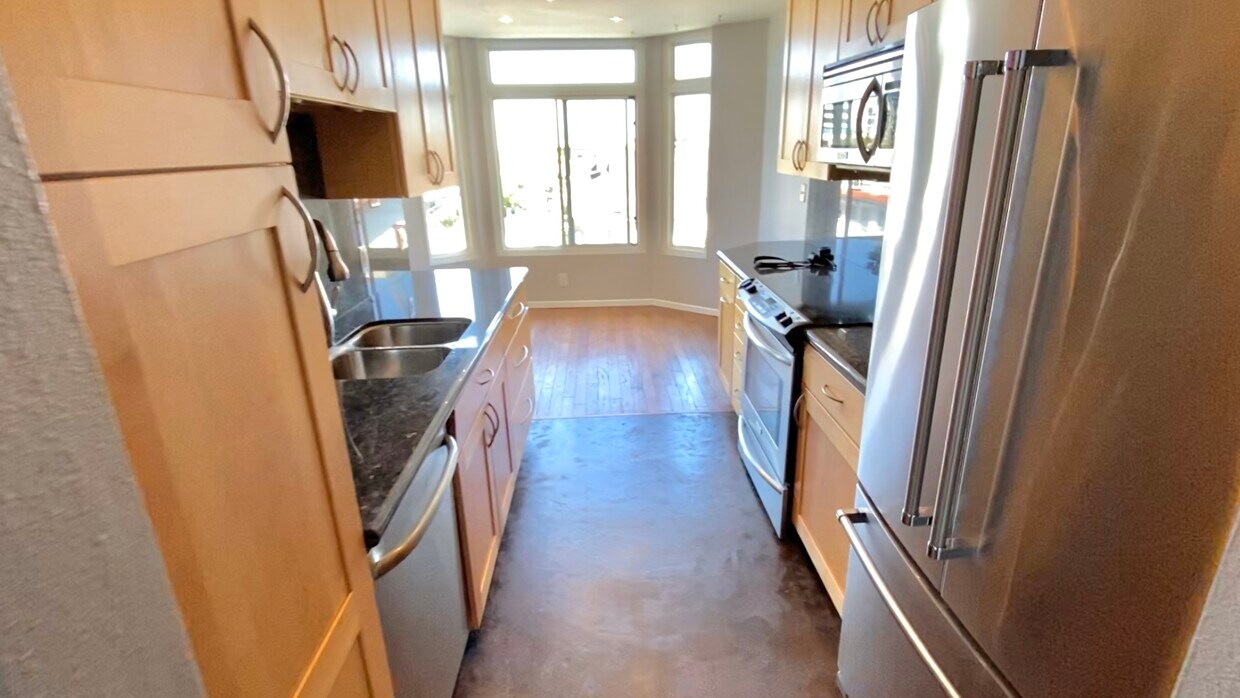 Foto principal - 3290 6th Ave