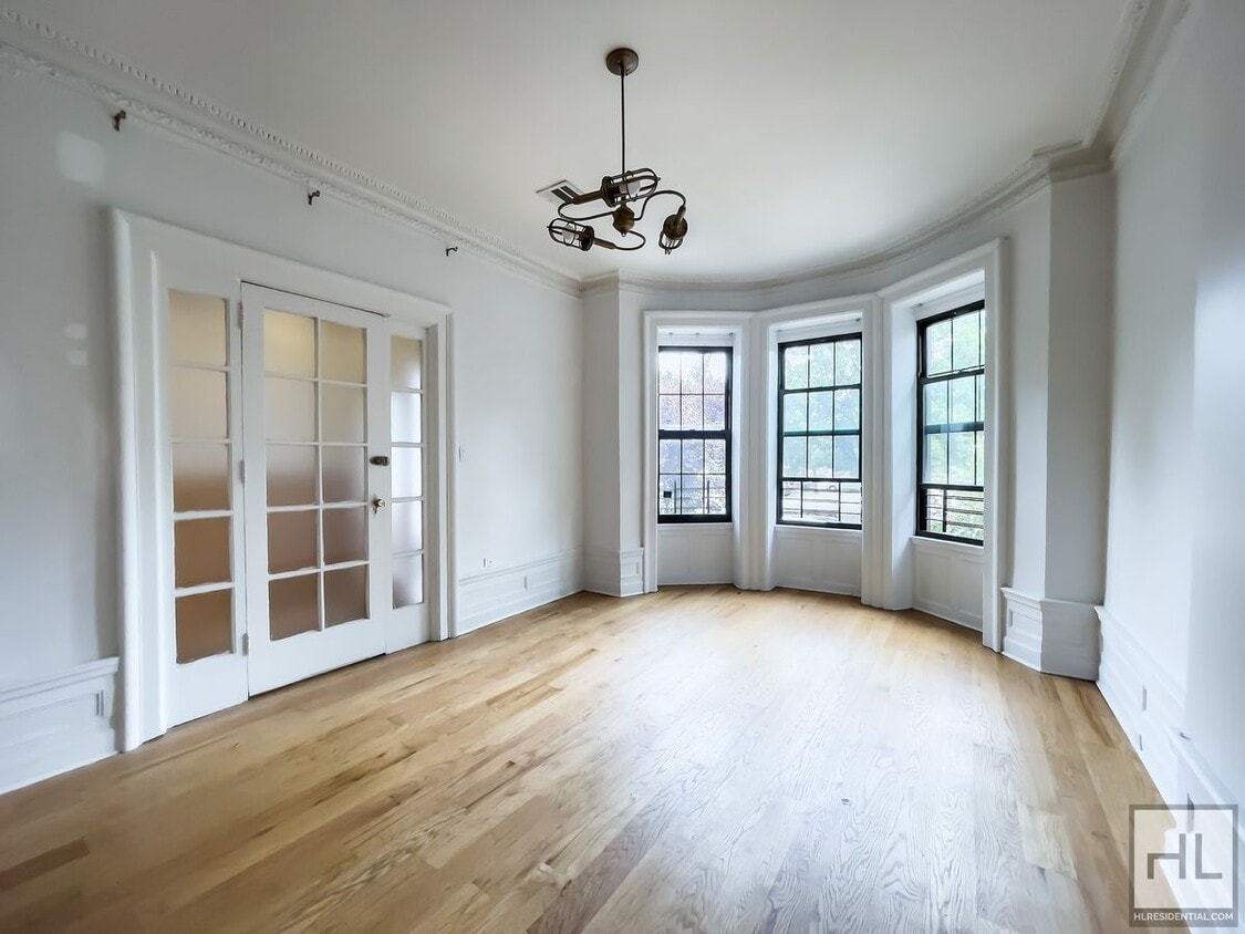 Primary Photo - EASTERN PARKWAY / Spacious 4-Bed, 3-Bath D...
