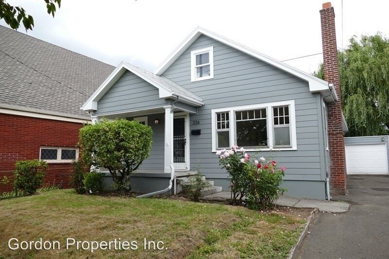 Primary Photo - 3 br, 2 bath House - 226 SE 76th Ave