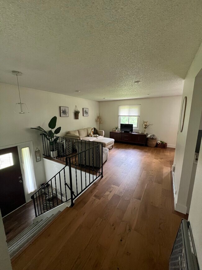 Foto del edificio - 6228 Magnolia Ln N