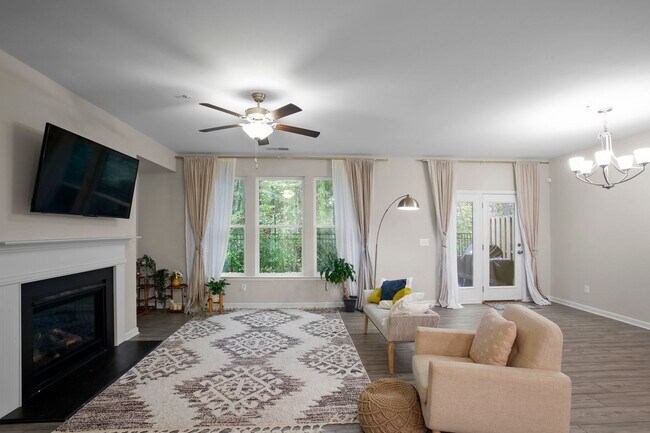 Foto del edificio - Beautifully Crafted Townhome In An Artisan Community