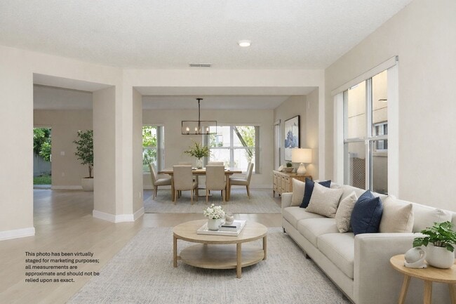 Building Photo - Beautiful 4 bedroom 2.5 bath at Remington gated community in Kissimmee