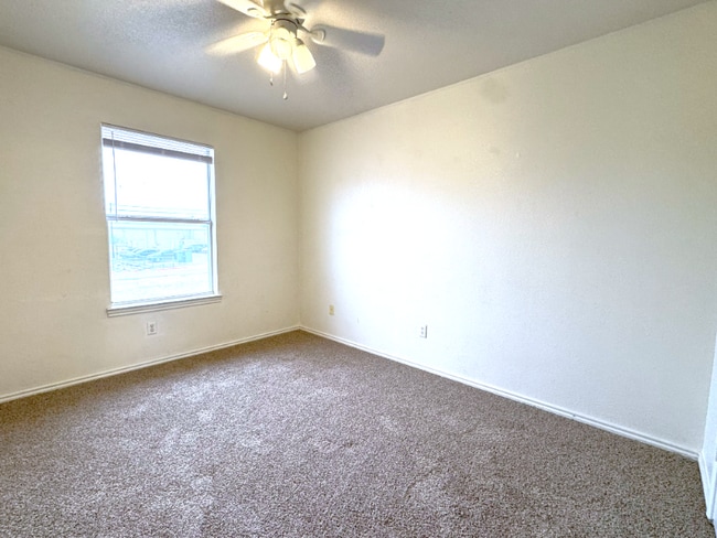 Building Photo - 1108 Horizon Dr