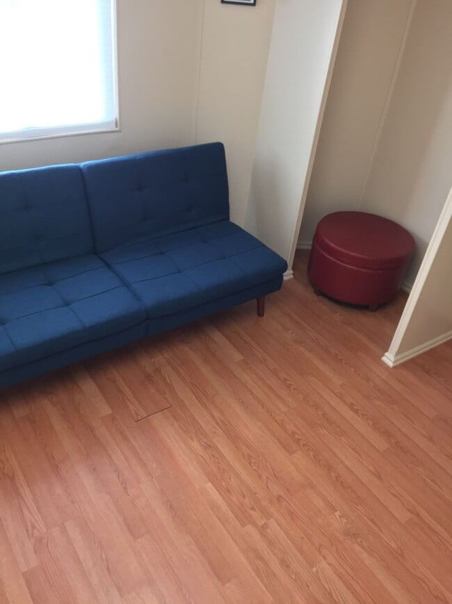 Foto del edificio - 55+ Community 1 Bed 1 Bath.