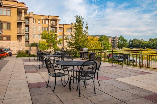 Building Photo - The Overlook at Midtown