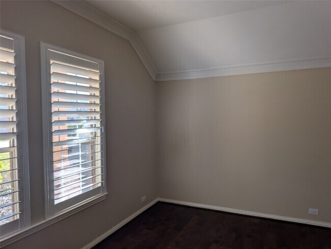 Building Photo - 18627 Summercliff Ln