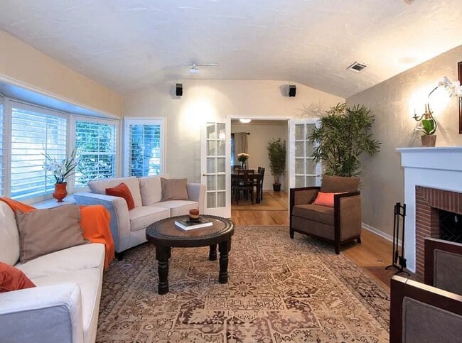 Building Photo - 12271 Laurel Terrace Dr