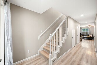 Building Photo - 8206 Bassett St