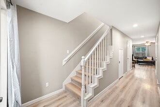Building Photo - 8206 Bassett St