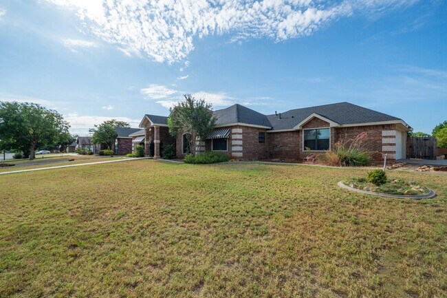 Building Photo - 6013 Stratford Ave