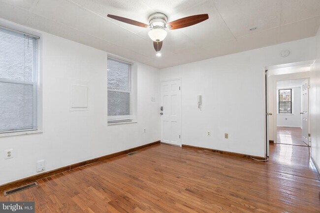Building Photo - 626 Carpenter St