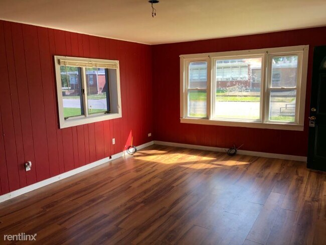 Foto del edificio - 2 br, 1 bath House - 409 E 9th St A Unit A