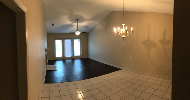 Foto del edificio - 2140 Fox Run Dr