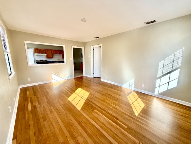 Foto del edificio - 1843 Hubbard St