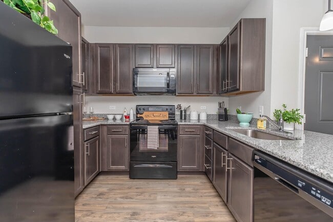 New move-ins get a special surprise! - New move-ins get a special surprise! Apartment