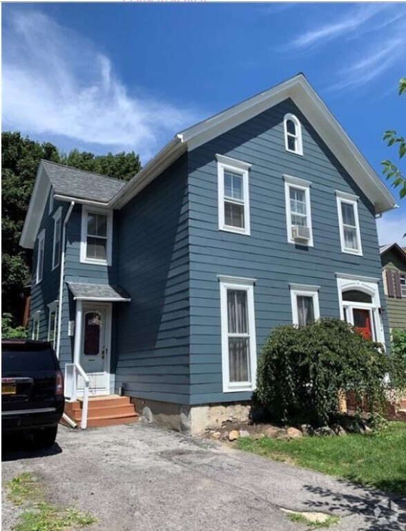 Building Photo - 52 Gregory St