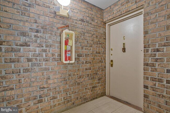 Foto del edificio - 15 Silverwood Cir