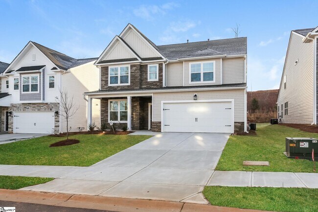 Building Photo - 565 Hillpark Ln