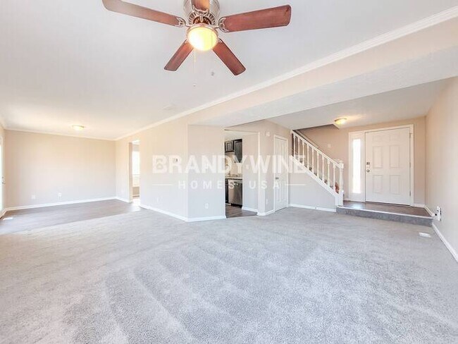 Foto del edificio - 605 Woods Crossing Ln