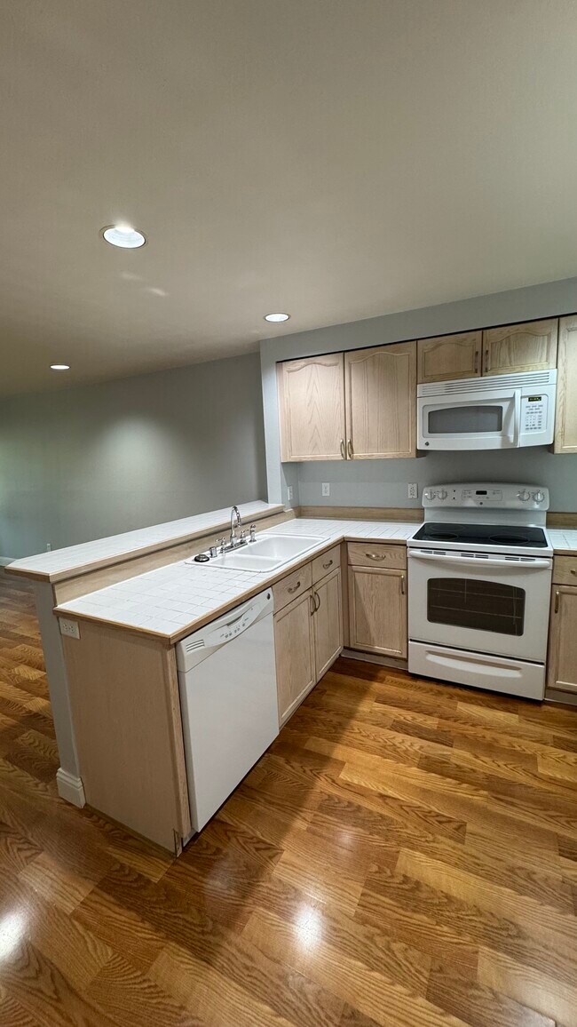 Cocina - 15805 Waynita Way NE